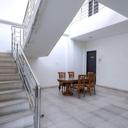 Reddoorz @ Avros Guest House ميدان المظهر الخارجي الصورة