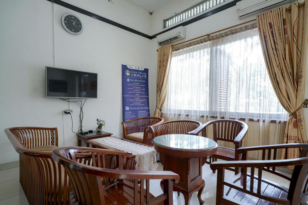 Reddoorz @ Avros Guest House ميدان المظهر الخارجي الصورة