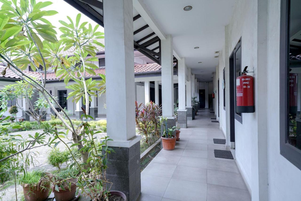 Reddoorz @ Avros Guest House ميدان المظهر الخارجي الصورة