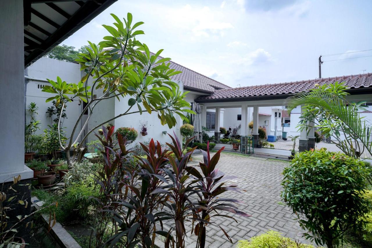 Reddoorz @ Avros Guest House ميدان المظهر الخارجي الصورة
