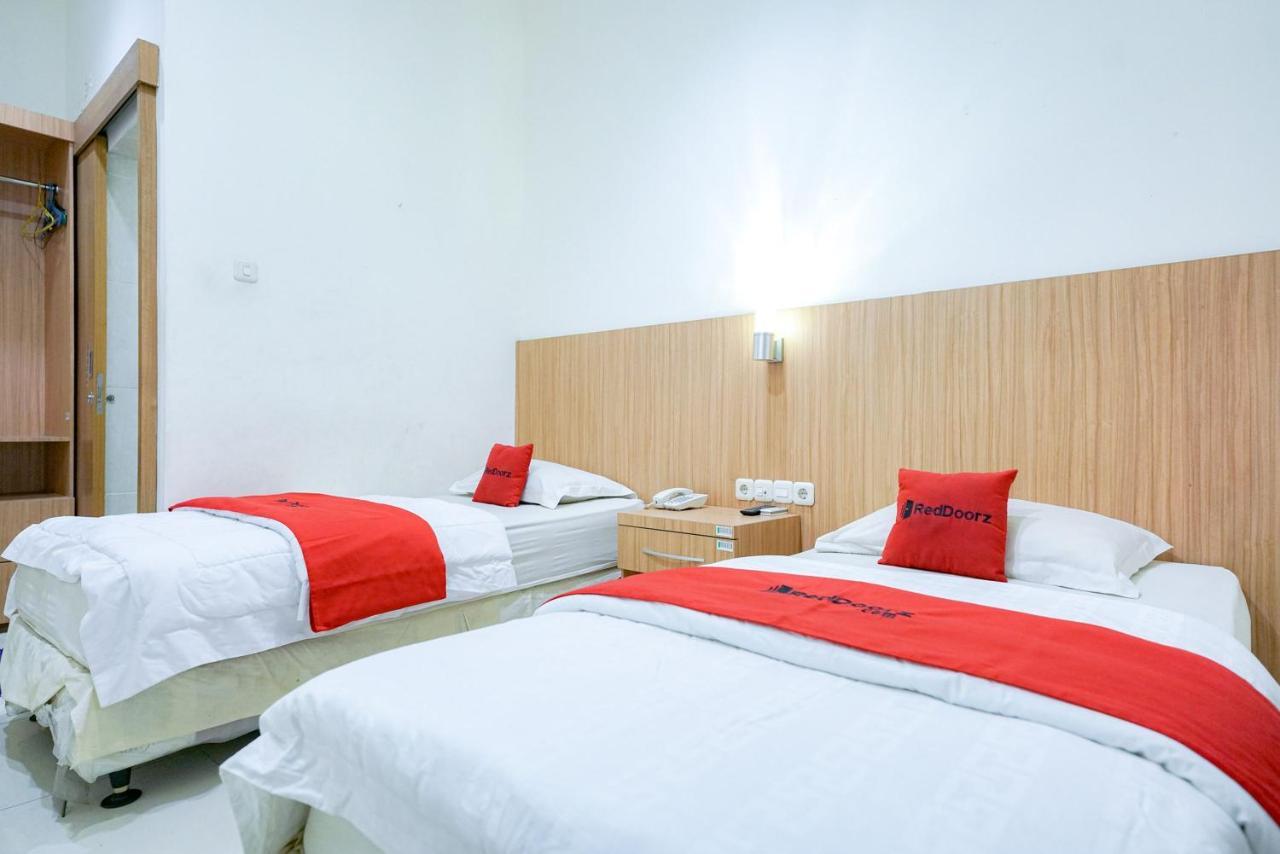 Reddoorz @ Avros Guest House ميدان المظهر الخارجي الصورة